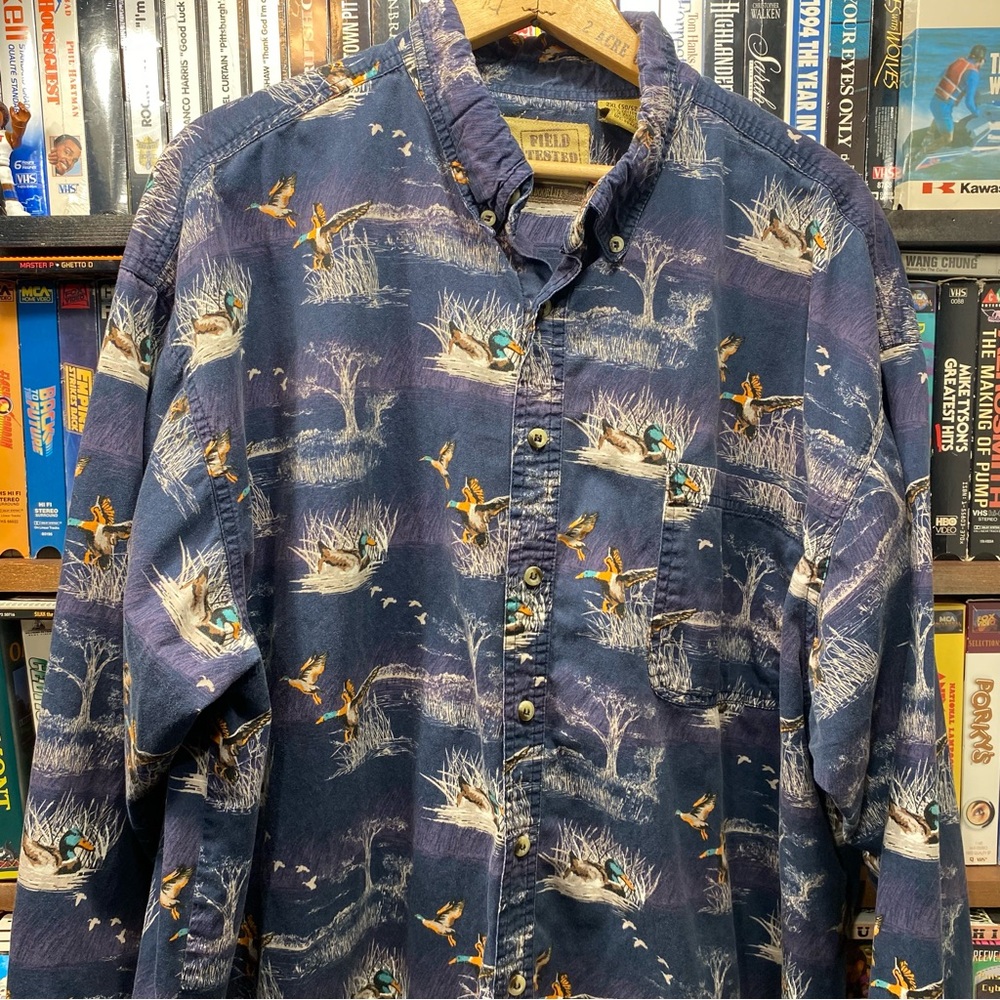 XXL. FIELD TESTED WILDLIFE CASUAL BUTTON DOWN FEATURING PEABODY DUCKS